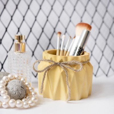 Ваза декоративная из гипса Желтый 