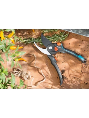 Садовые инструменты:Секатор Gardena B/M (08904-20.000.00) 