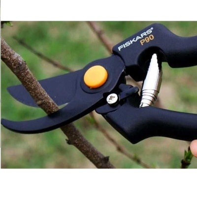Садовые инструменты:Секатор Fiskars Pro P90 