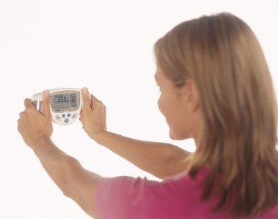 Весы напольные: Жироанализатор OMRON BF306