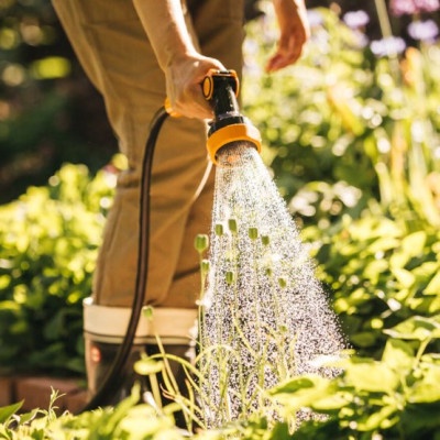 Садовые инструменты:Пистолет-распылитель Fiskars 1020446 (4 функции)  Садовые инструменты:Пистолет-распылитель Fiskars 1020446 (4 функции)