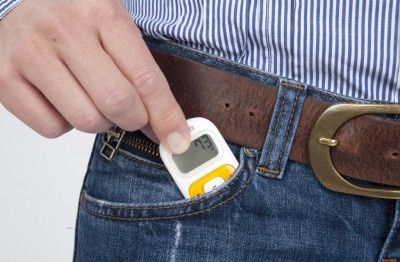 Шагомер OMRON HJ-203 Walking style III фиолетовый 